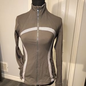 Lululemon scuba zip up jacket in euc